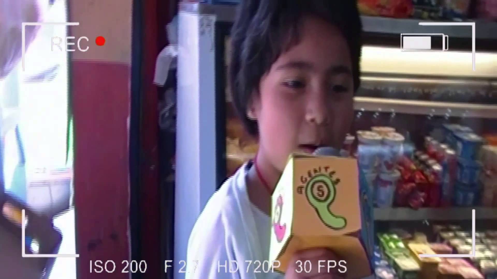 Continúa publicidad chatarra que manipula y engaña a la infancia a un año de su regulación