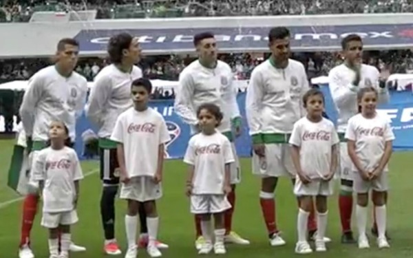 Nos sumamos a la demanda a FMF y FIFA de no utilizar a niñas y niños como objetos publicitarios y menos de productos que dañan su salud