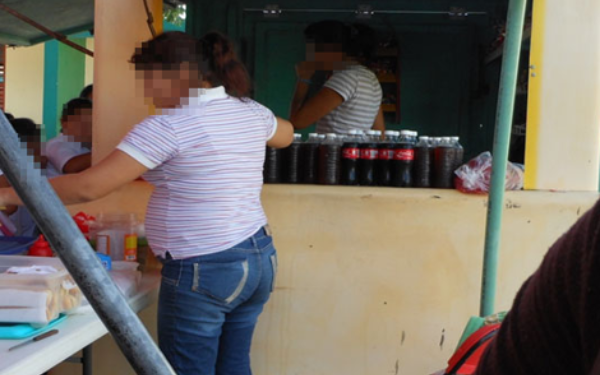 Autoridades de Yucatán entregan escuelas a empresas refresqueras y de comida chatarra