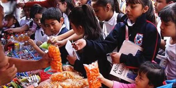 Una amenaza, los alimentos en las escuelas