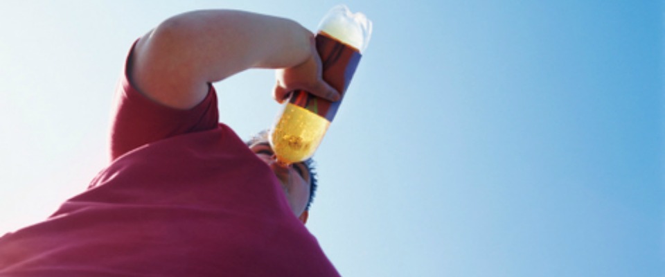 Niegan refresqueras vínculo de sus bebidas con la obesidad